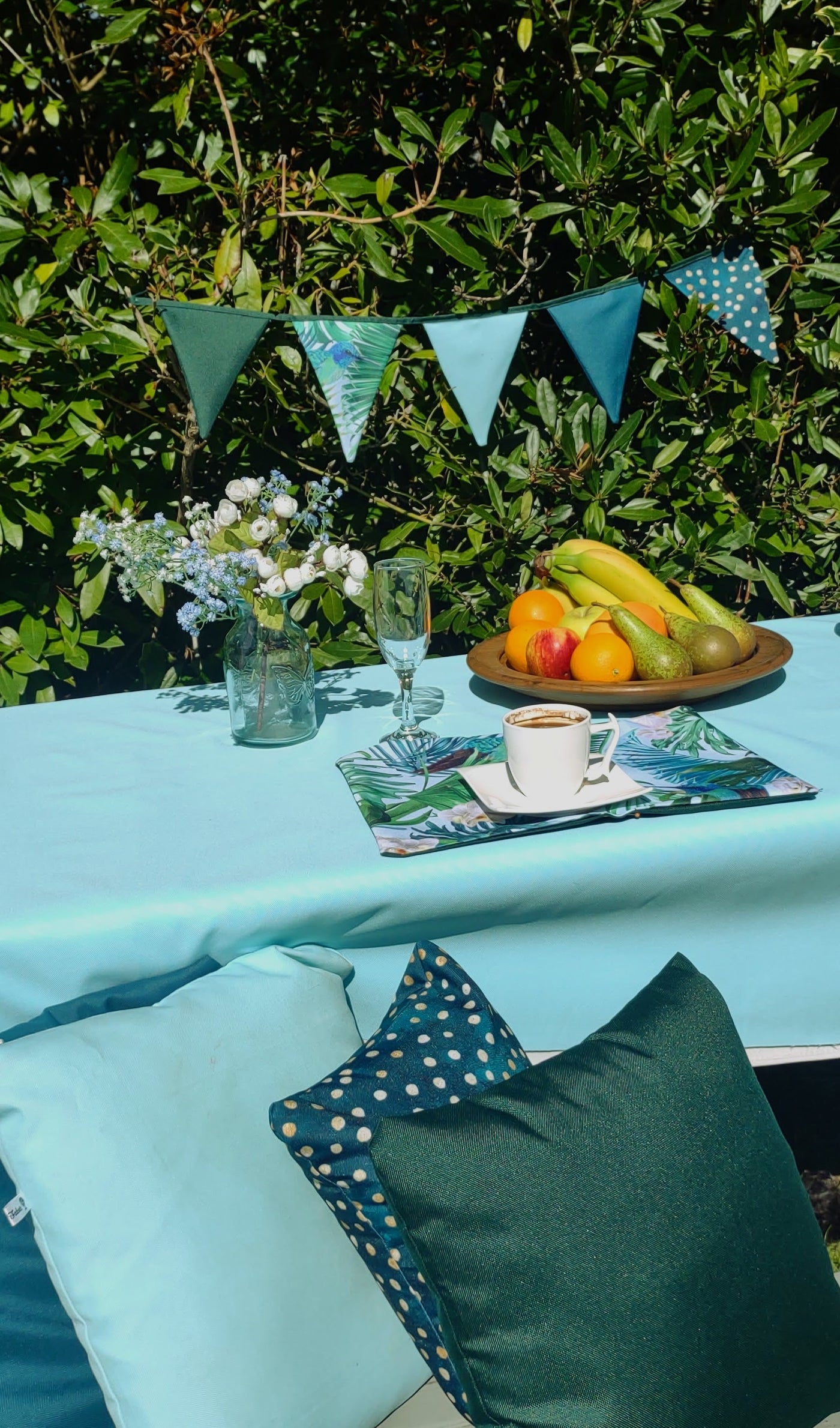 Garden Table Set – Tablecloth, Cushion Covers and Place mats