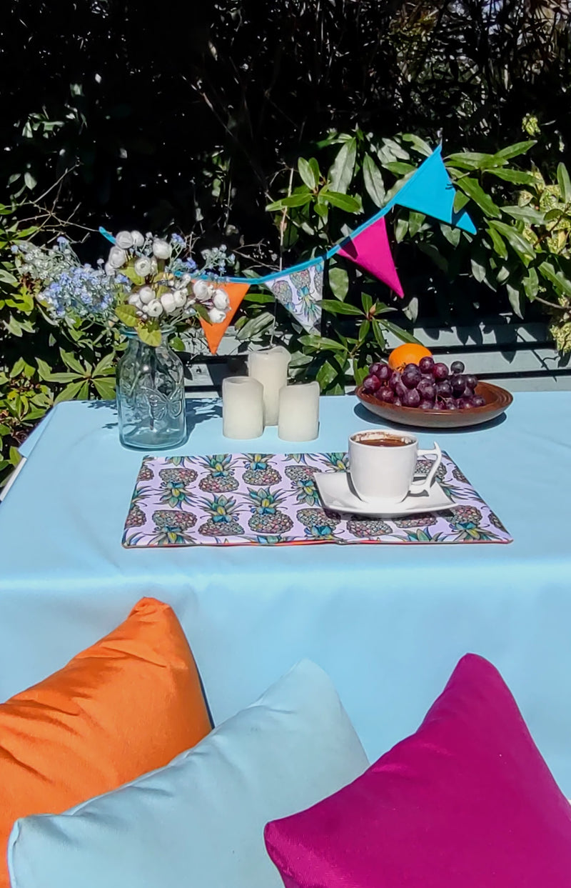 PIneapple Garden Table Set – Tablecloth, 2 Cushion Covers, Bunting and Place mats | Perfect for Garden Parties, Weddings & Kids&