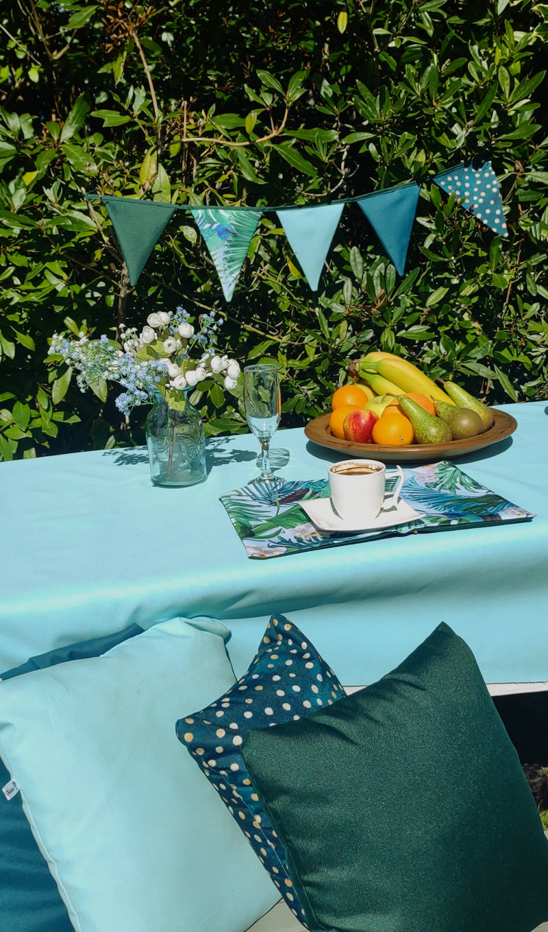 Blue Hummingbirds Garden Table Set – Tablecloth, 2 Cushion Covers, Bunting and Place mats | Perfect for Garden Parties, Weddings & Kids&