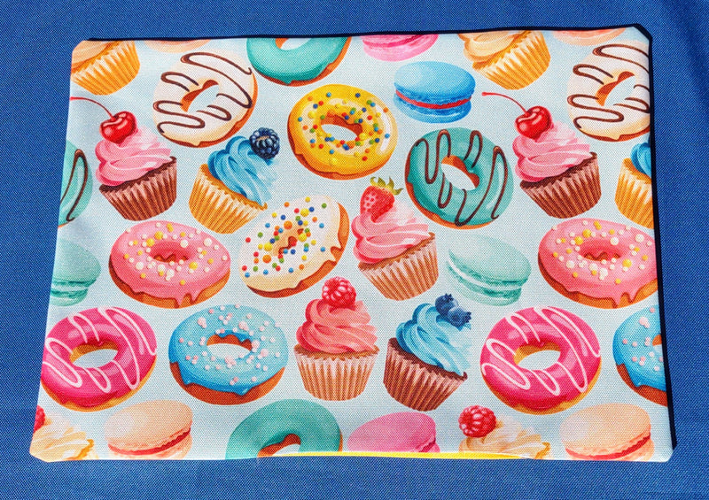 Donuts Garden Table Set – Tablecloth, 2 Cushion Covers and Place mats | Perfect for Garden Parties, Weddings & Kids&