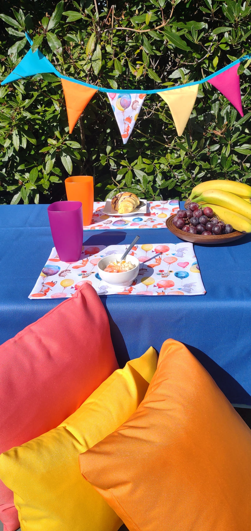 Foxes Garden Table Set – Tablecloth, 2 Cushion Covers, Bunting and Place mats | Perfect for Garden Parties, Weddings & Kids&