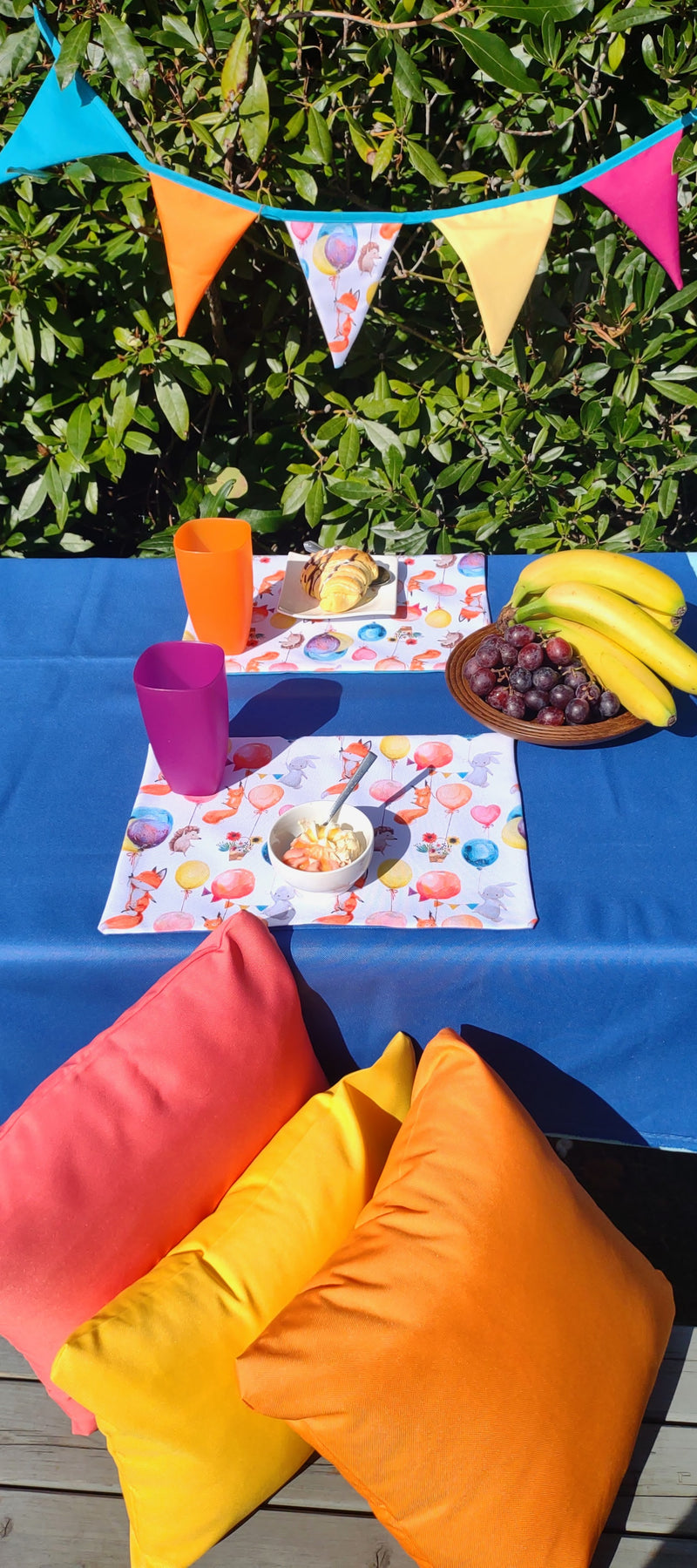 Foxes Garden Table Set – Tablecloth, 2 Cushion Covers, Bunting and Place mats | Perfect for Garden Parties, Weddings & Kids&