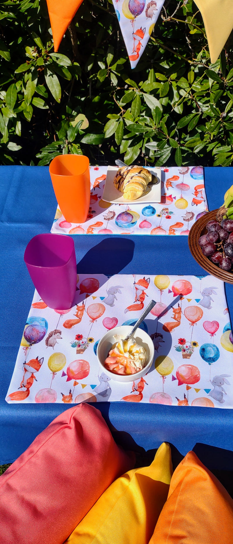 Foxes Garden Table Set – Tablecloth, 2 Cushion Covers, Bunting and Place mats | Perfect for Garden Parties, Weddings & Kids&