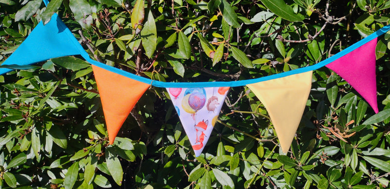 Foxes Garden Table Set – Tablecloth, 2 Cushion Covers, Bunting and Place mats | Perfect for Garden Parties, Weddings & Kids&