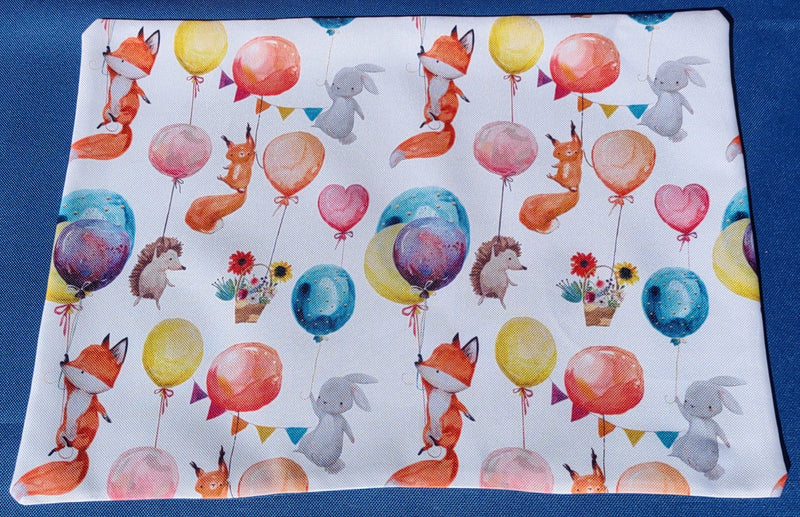 Foxes Garden Table Set – Tablecloth, 2 Cushion Covers, Bunting and Place mats | Perfect for Garden Parties, Weddings & Kids&