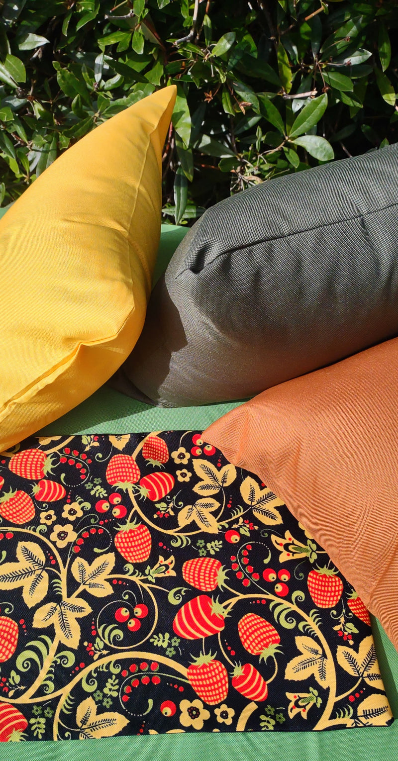 Strawberry Garden Table Set – Tablecloth, 2 Cushion Covers and Place mats | Perfect for Garden Parties, Weddings & Kids&