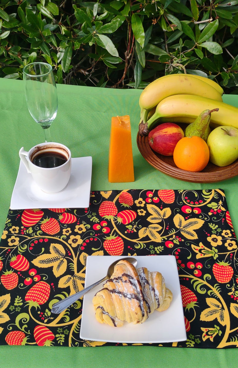 Strawberry Garden Table Set – Tablecloth, 2 Cushion Covers and Place mats | Perfect for Garden Parties, Weddings & Kids&