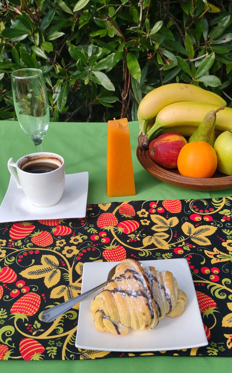 Strawberry Garden Table Set – Tablecloth, 2 Cushion Covers and Place mats | Perfect for Garden Parties, Weddings & Kids&